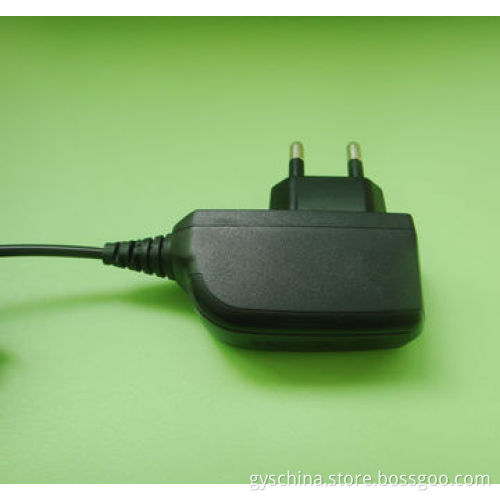 Travel Charger Adapter with 2.1A Output